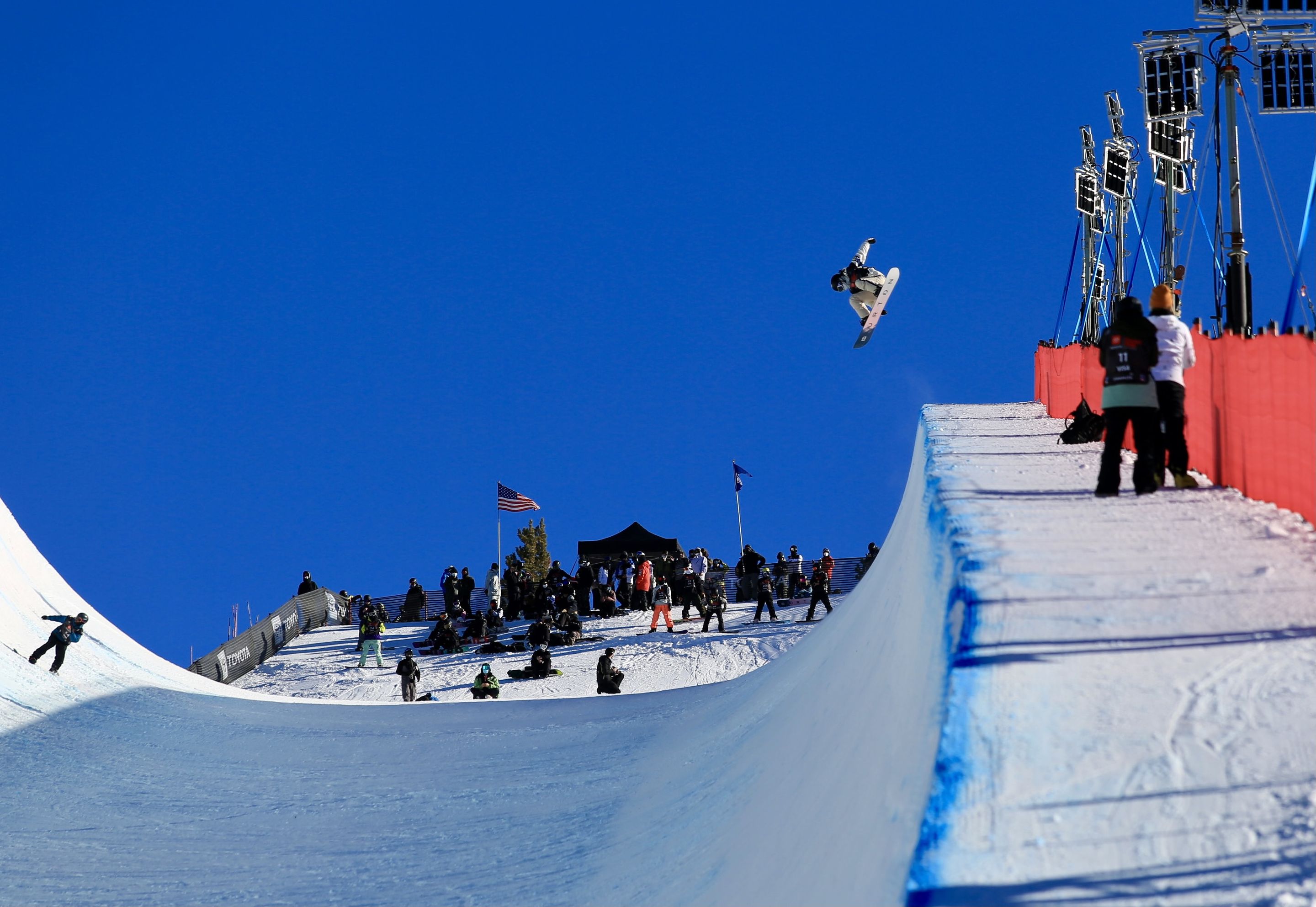 Cai Xuetong (CHN) © Buchholz/FIS Snowboard