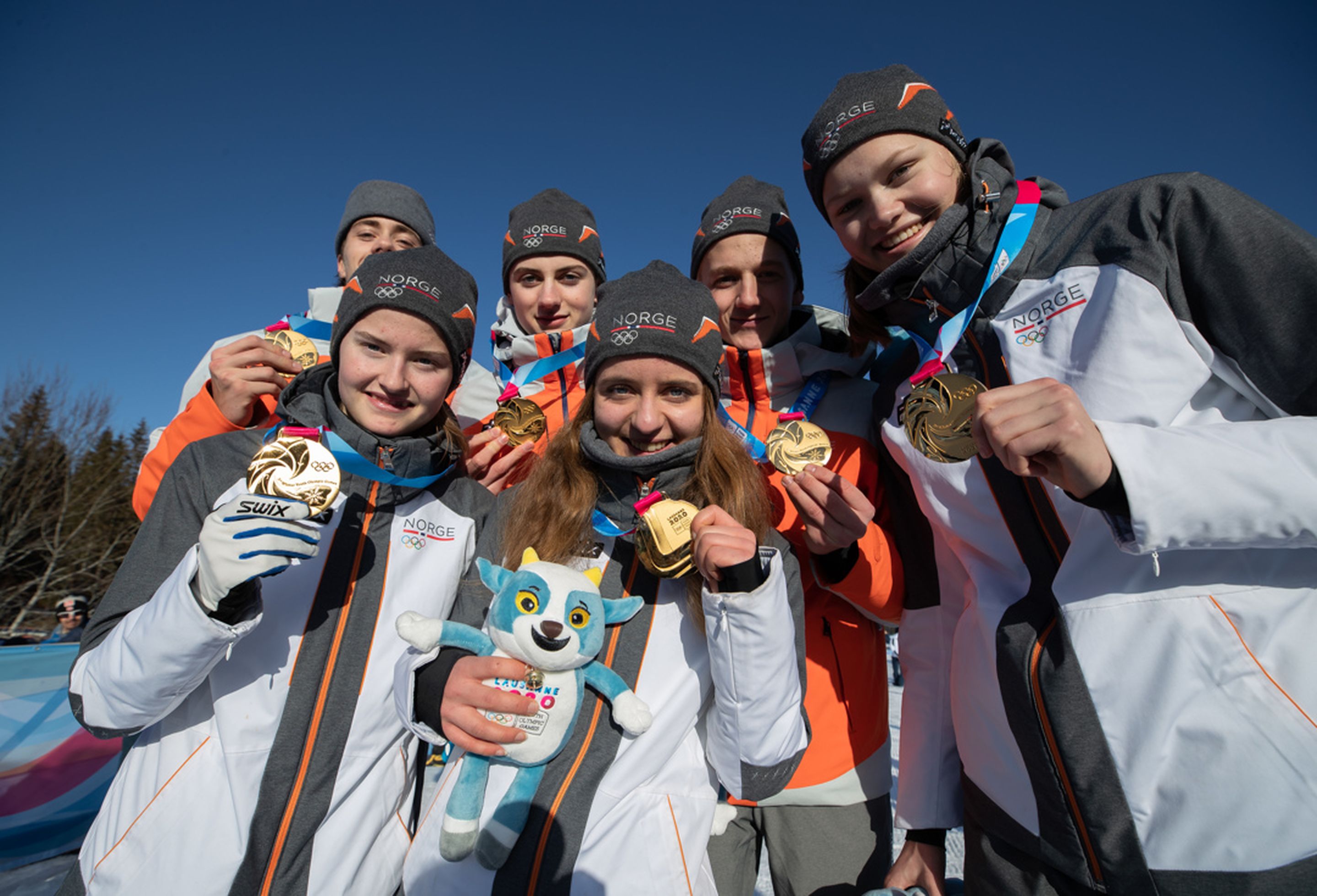 Norway NOR and their Gold medals at the Mascot Ceremony for the Nordic Combined Mixed team Competition at Les Tuffes Nordic Centre in France. The Winter Youth Olympic Games, Lausanne, Switzerland, Wednesday 22 January 2020. Photo: OIS/Simon Bruty. Handout image supplied by OIS/IOC