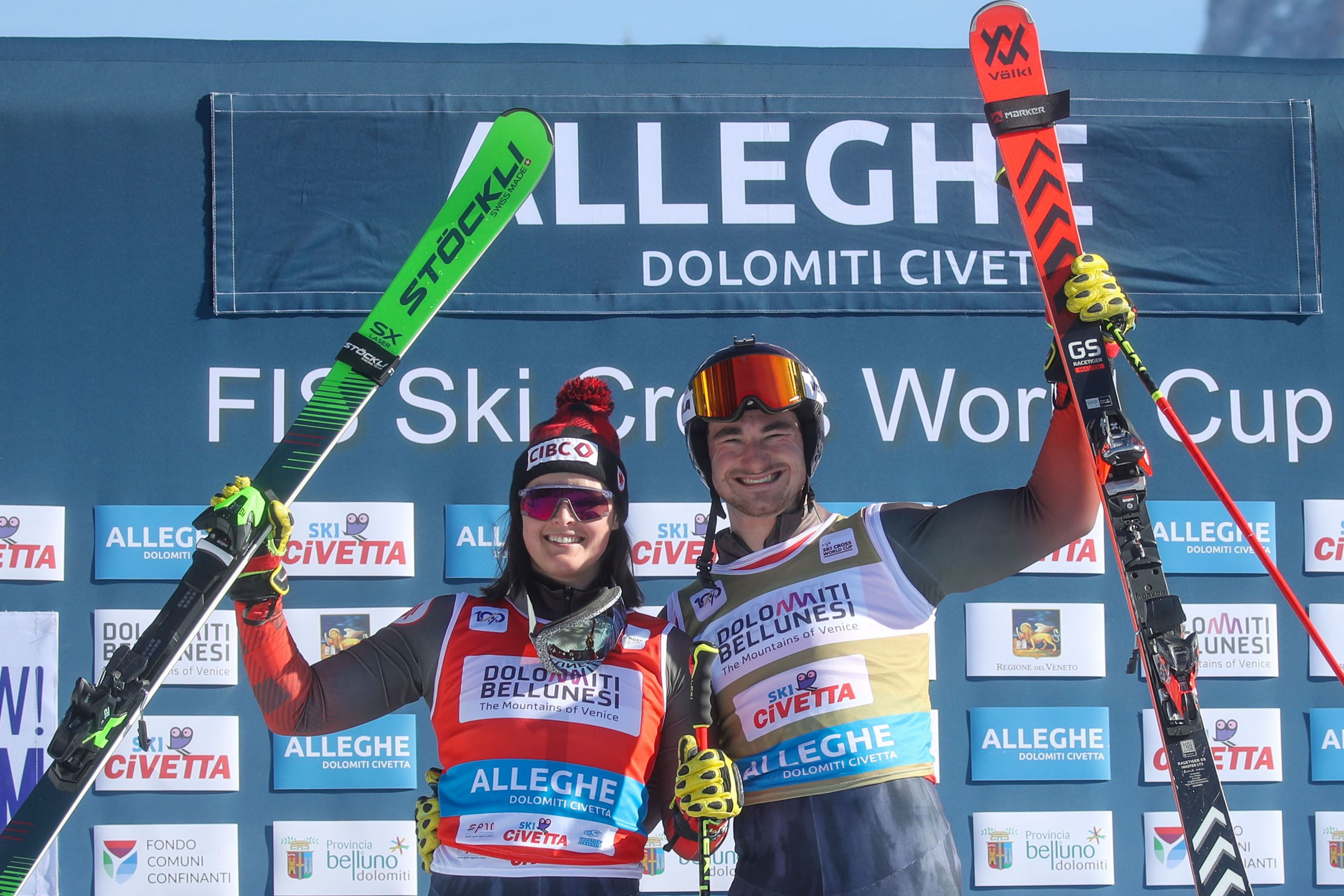Marielle Thompson and Reece Howden on the podium in Alleghe (GEPA)