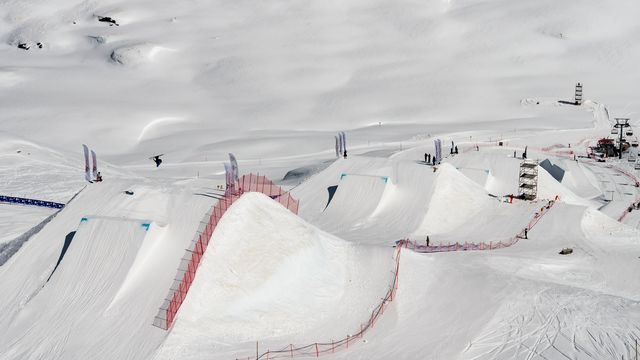 Overview of the slopestyle course in Corvatsch © Kielpinski/FIS Freeski