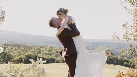 The alpine pink chronicle : Love, weddings, and new beginnings