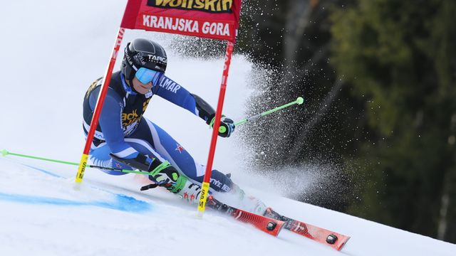 KRANJSKA GORA, SLOVENIA - FEBRUARY 15 : Alice Robinson of New Zealand in action during the Audi FIS Alpine Ski World Cup Women's Giant Slalom on February 15, 2020 in Kranjska Gora Slovenia. (Photo by Stanko Gruden/Agence Zoom)
