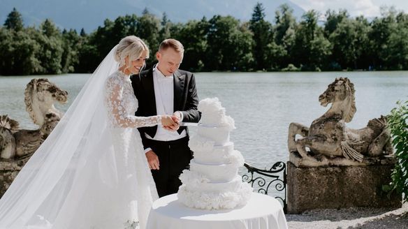 The alpine pink chronicle : Love, weddings, and new beginnings