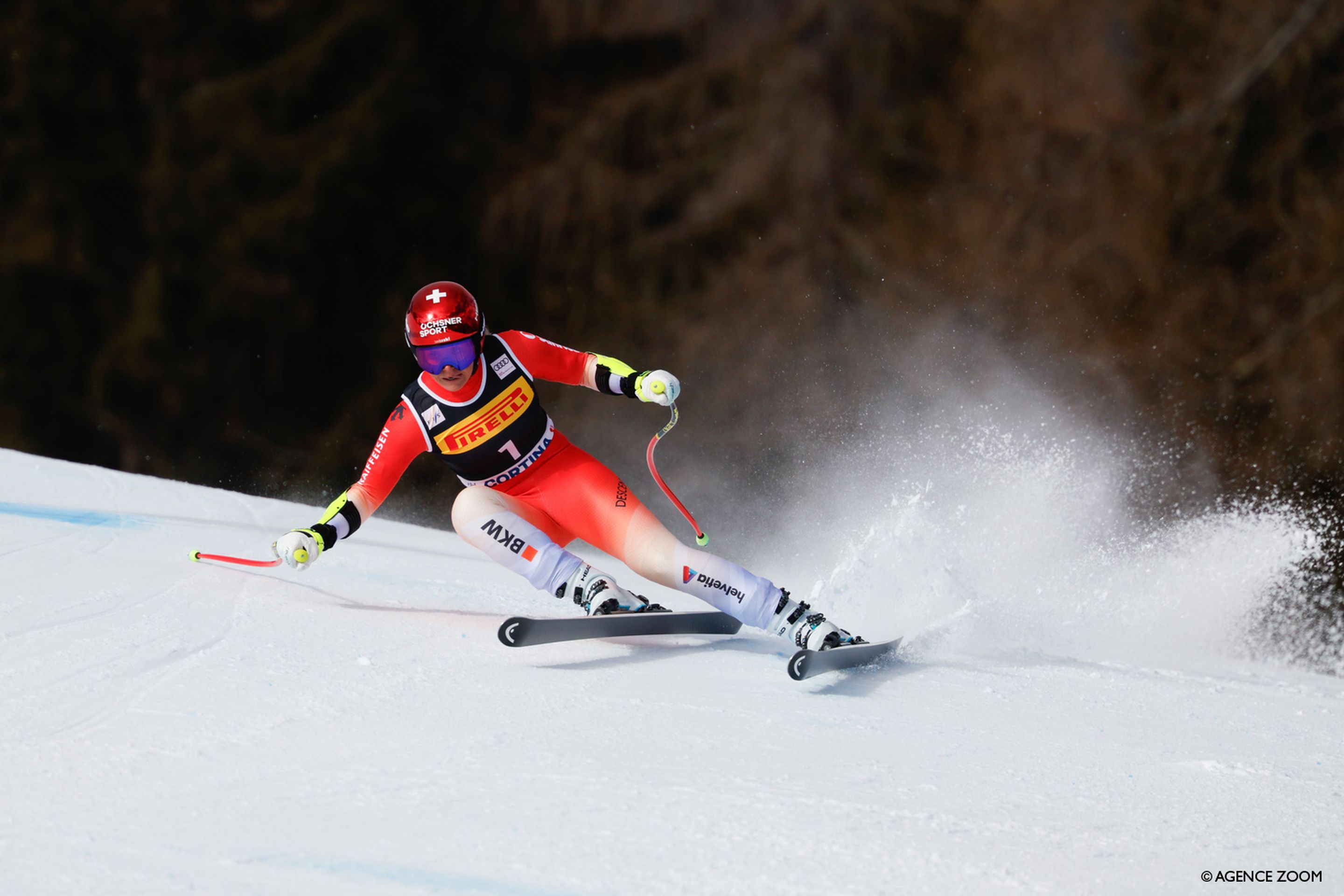 Corinne Suter (SUI/Head) carving her way down the Olimpia delle Tofane en route to third place on Sunday. ©Agence Zoom