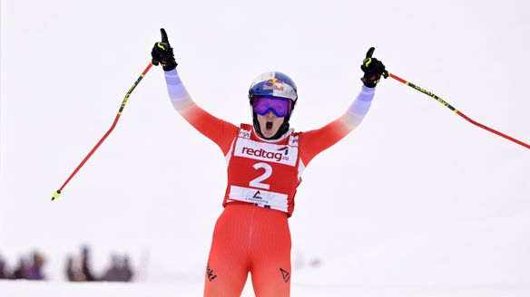 Smith completes Craigleith double to storm to top of Ski Cross World Cup standings