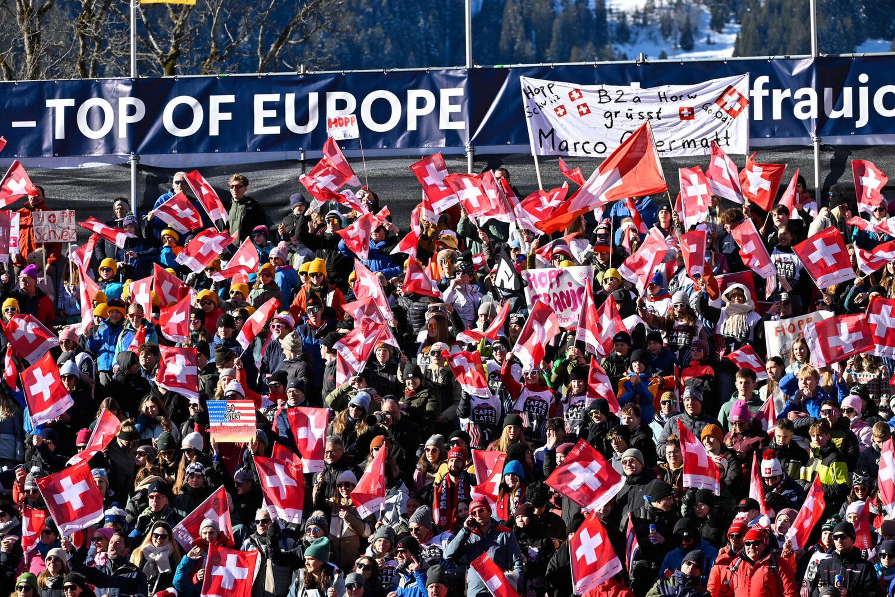 Swiss fans were rewarded with two home racers on the podium in Wengen on Friday. ©Agence Zoom