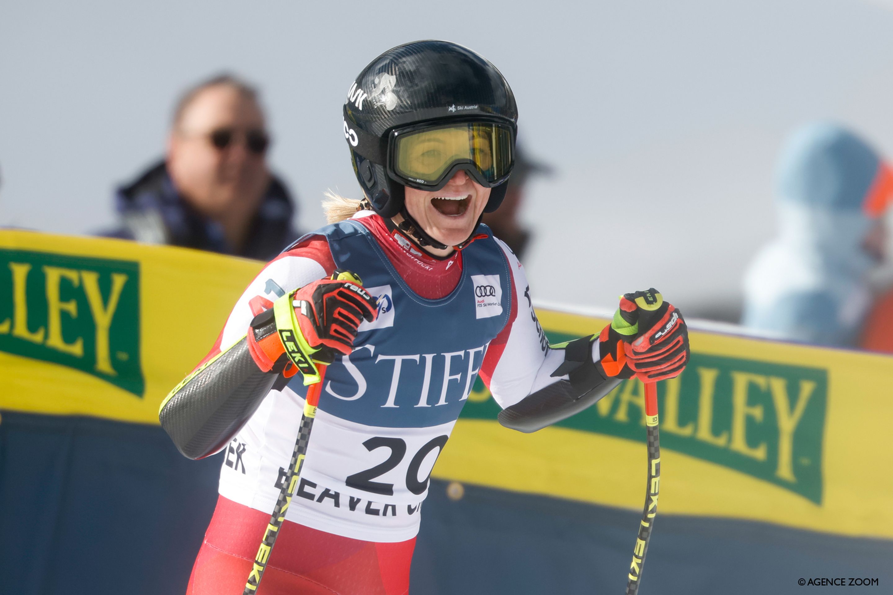 Ariane Raedler (AUT) reacts after dislodging teammate Conny Hütter to move into third place. @Agence Zoom