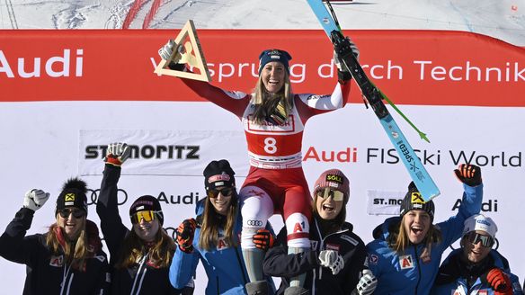 Hütter claims her first Super G victory of the season as Vonn marks impressive return