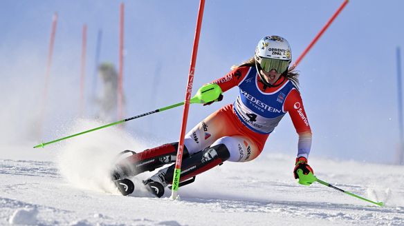 ‘Perfect’ Rast dominates women’s Slalom to claim stunning first World gold