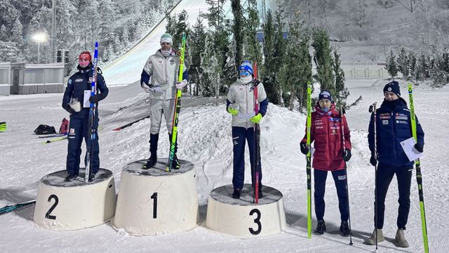 Lukas Greiderer (2.l.) won the second COC competition in Ruka (c) LOC Ruka