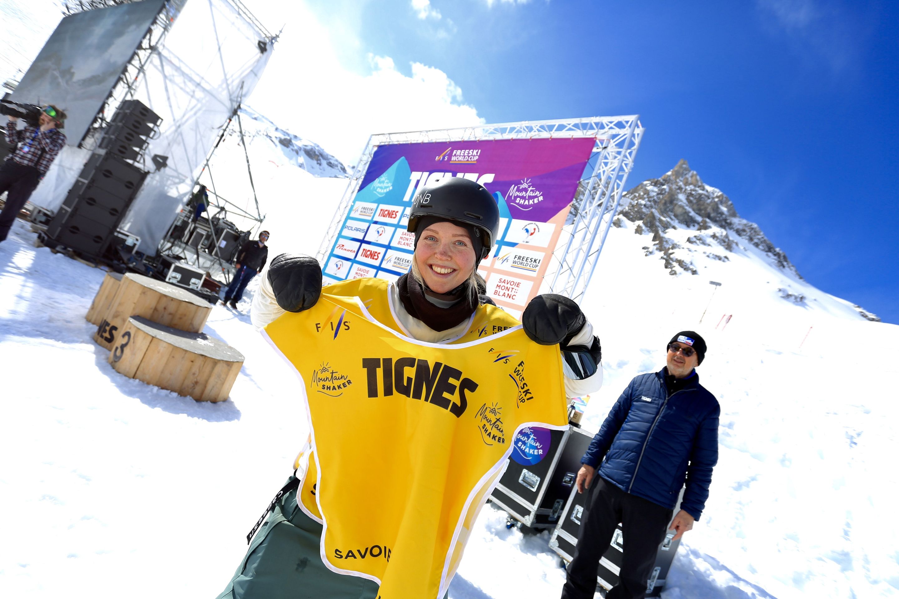 JoJo owning the yellow bib in Tignes © Buchholz/FIS Freeski