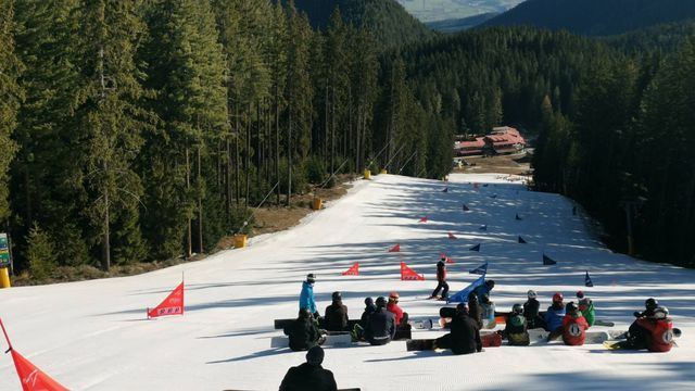 FIS Development Alpine Snowboard Camp in Bansko