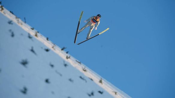 Akito Watabe wins turbulent PCR in Chaux-Neuve