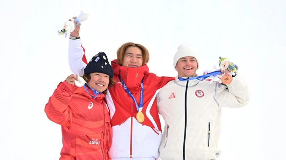 Su Yiming and Mari Fukada soar to Slopestyle titles as Snowboard program wraps up in style