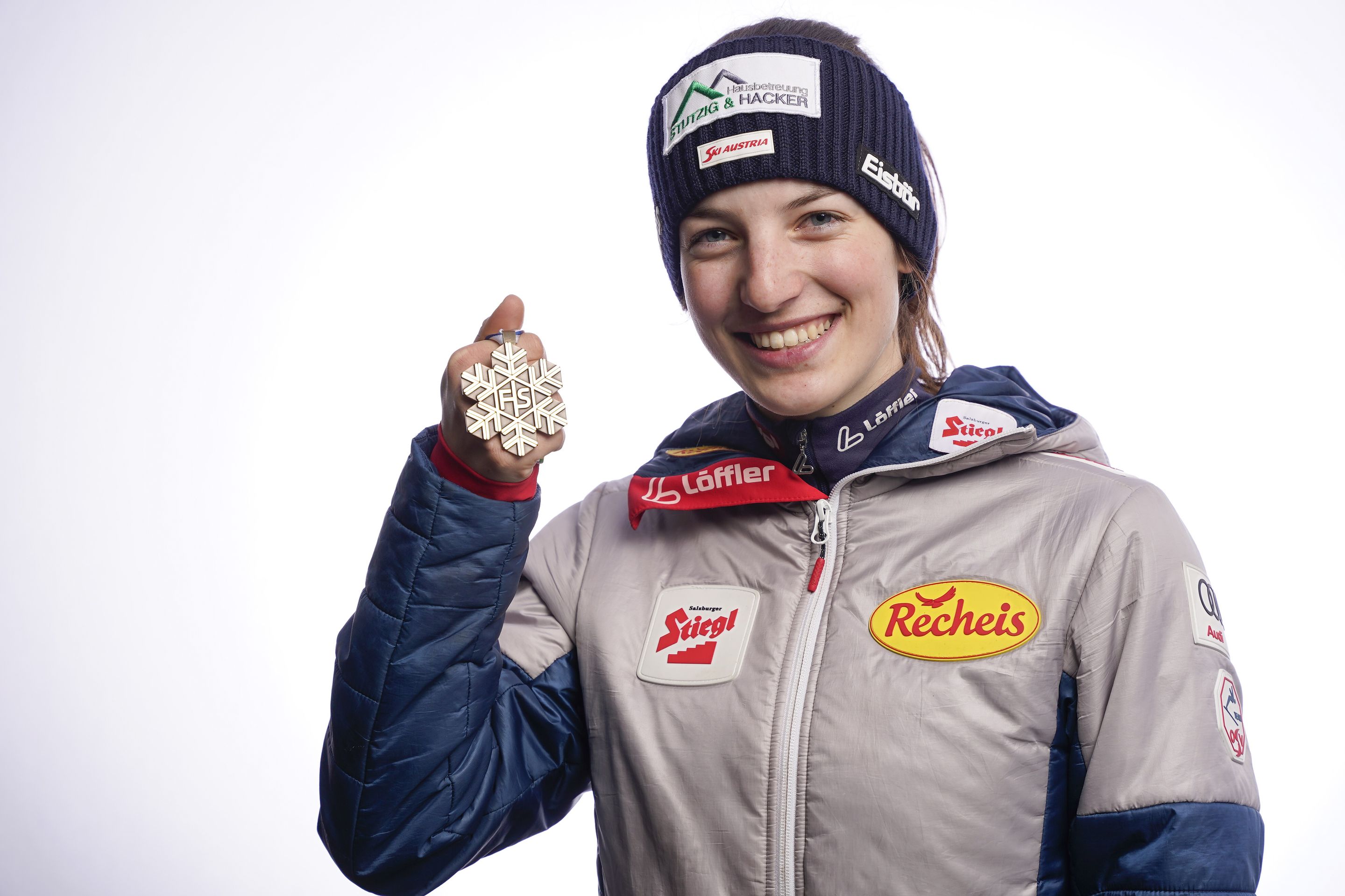 Lisa Hirner and her WSC Mixed Team silver medal in Planica 2023 © Thibaut/NordicFocus