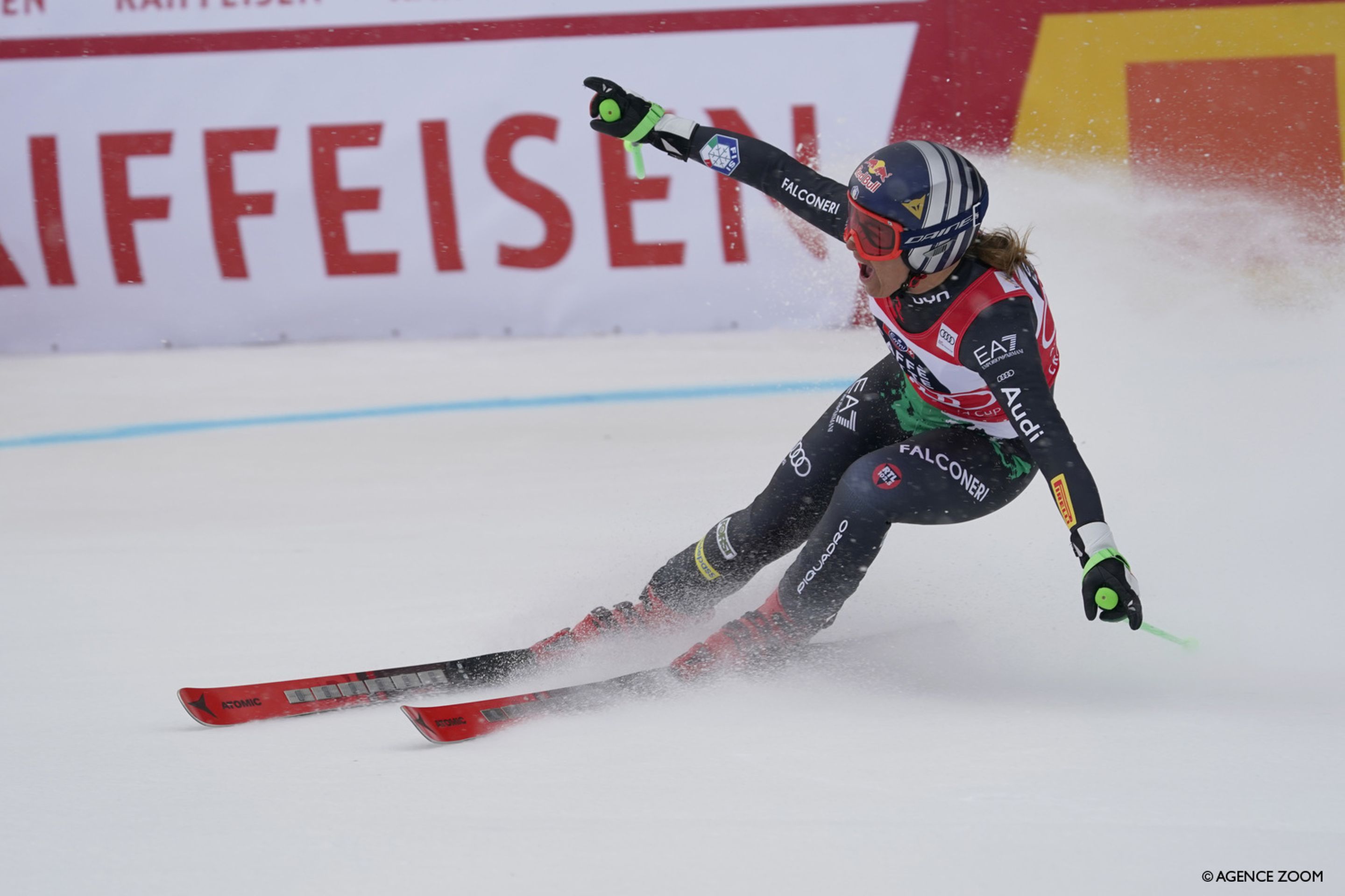 Goggia was ecstatic as she skied into first place (Agence Zoom)