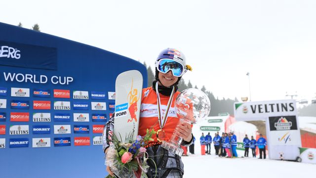 Ladies' parallel overall winner Ester Ledecka (CZE)