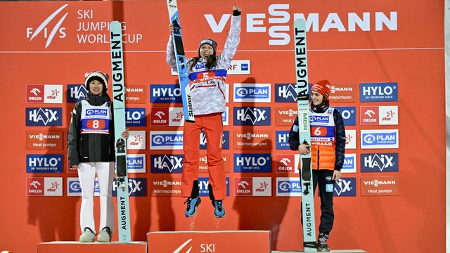 Abigail Strate (CAN) celebrates her first World Cup win - FIS/ActionPress