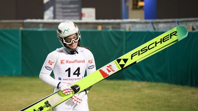 Lisa Hirner after her 132.5 meter jump in Oberstdorf (c) Julia Piatkowska