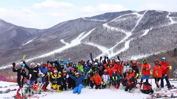Successful alpine skiing training camp in Beidahu (CHN)