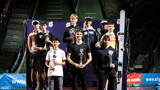 The Youth Cup athletes, like the Boys II here, received their prizes from the Summer Grand Prix athletes (c) Julia Piatkowska