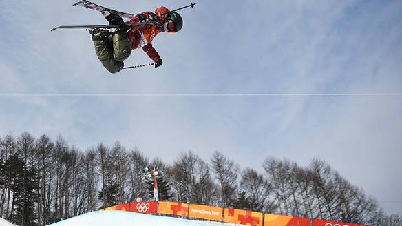 Cassie Sharpe leads the pack in ladies' halfpipe qualifications