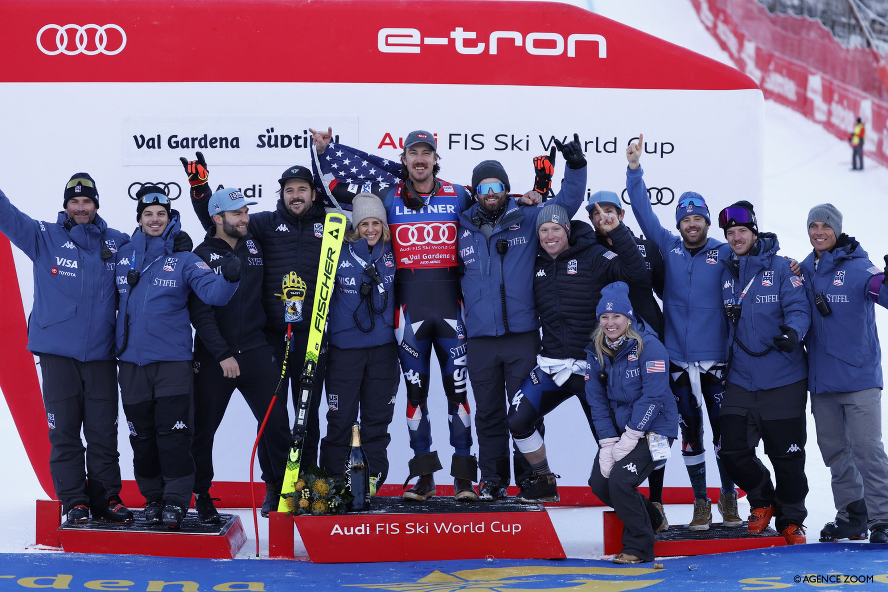 Team USA celebrates victory in Val Gardena/Groeden (Agence Zoom)