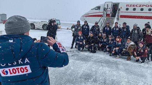 Polish ski jumpers return home on board a government plane