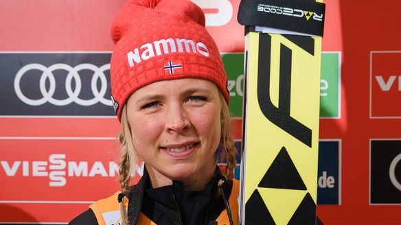Maren Lundby won the qualification in Oberstdorf