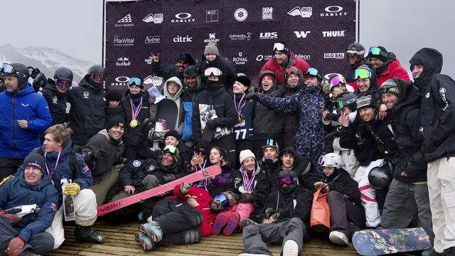 The whole squad at the season-opening Valle Nevado SAC