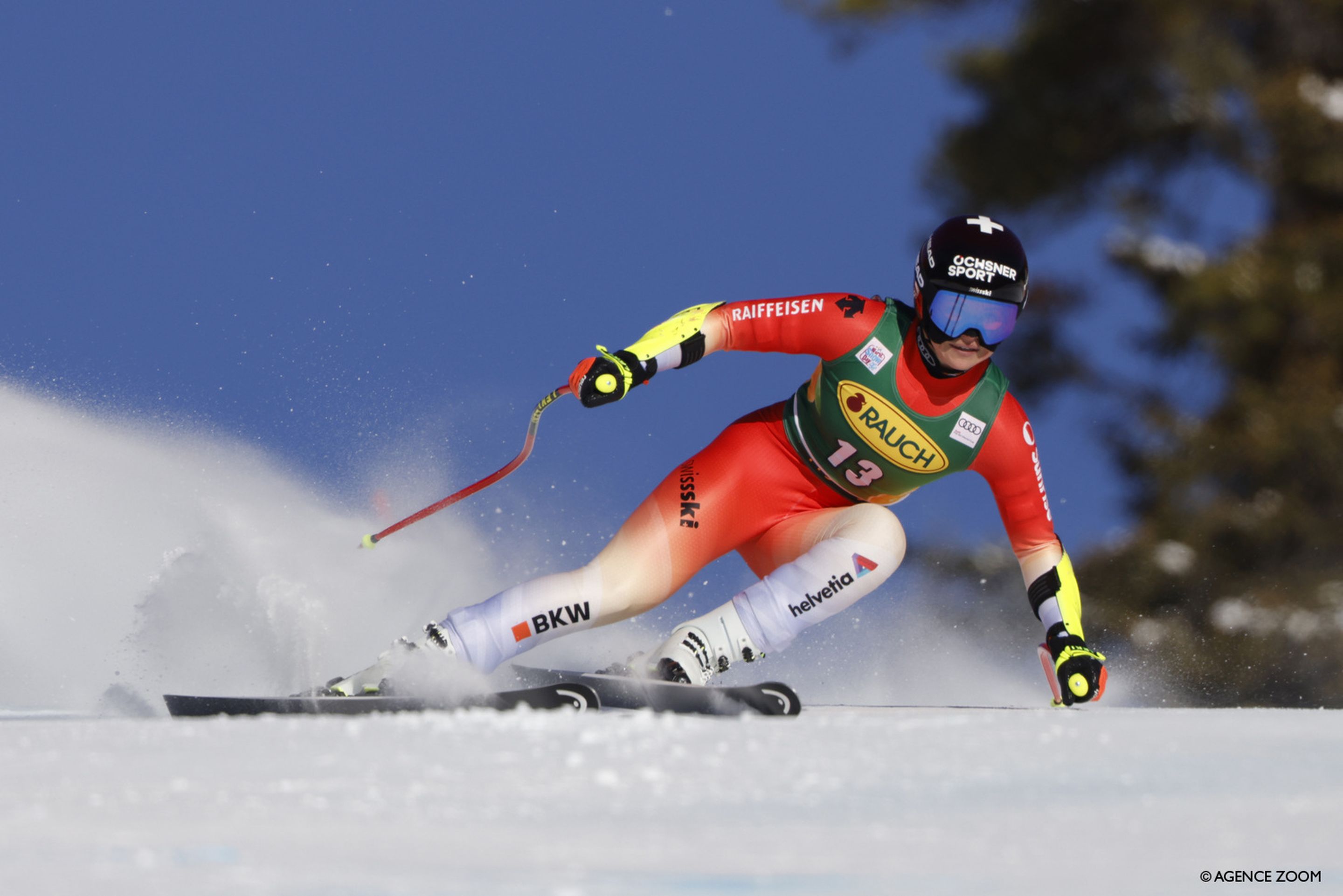 Corinne Suter (SUI) slides down the super-G slope with speed on the way to a win (Agence Zoom)