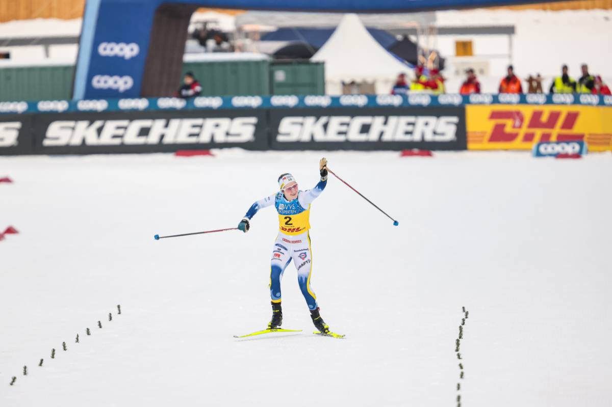 FIS | Andersson skates solo to dominant skiathlon win in Trondheim