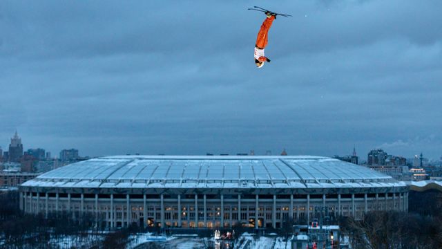 City aerials action at the FIS Freestyle Ski World Cup event in Moscow © Alexey Shabanov