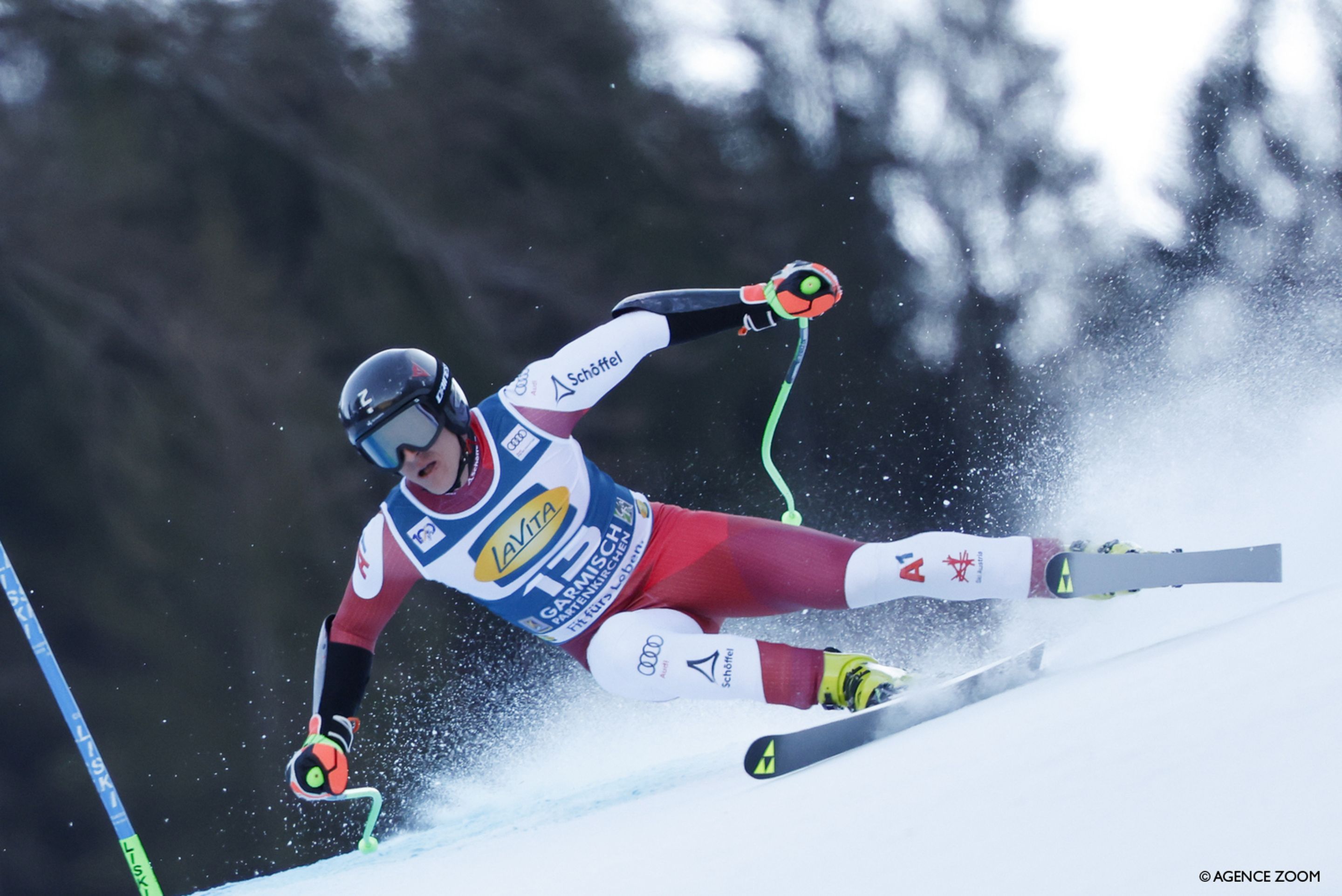 Raphael Haaser (AUT) attacks the Kandahar course en route to second place (Agence Zoom)