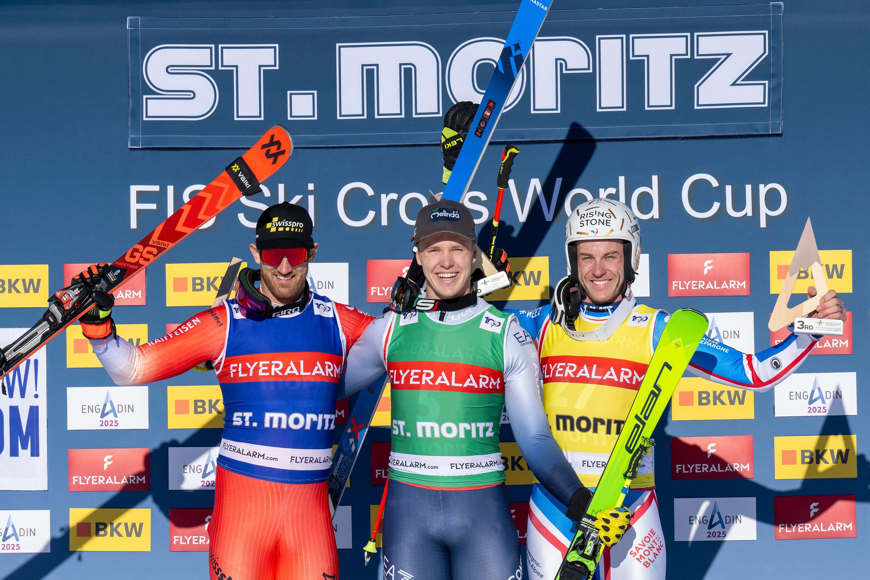 Alex Fiva, Simone Deromedis and Youri Duplessis Kergomard on the podium in St. Moritz (GEPA)