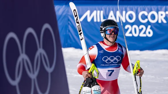 Von-Allmen continues his incredible Games by adding Super G gold to his collection