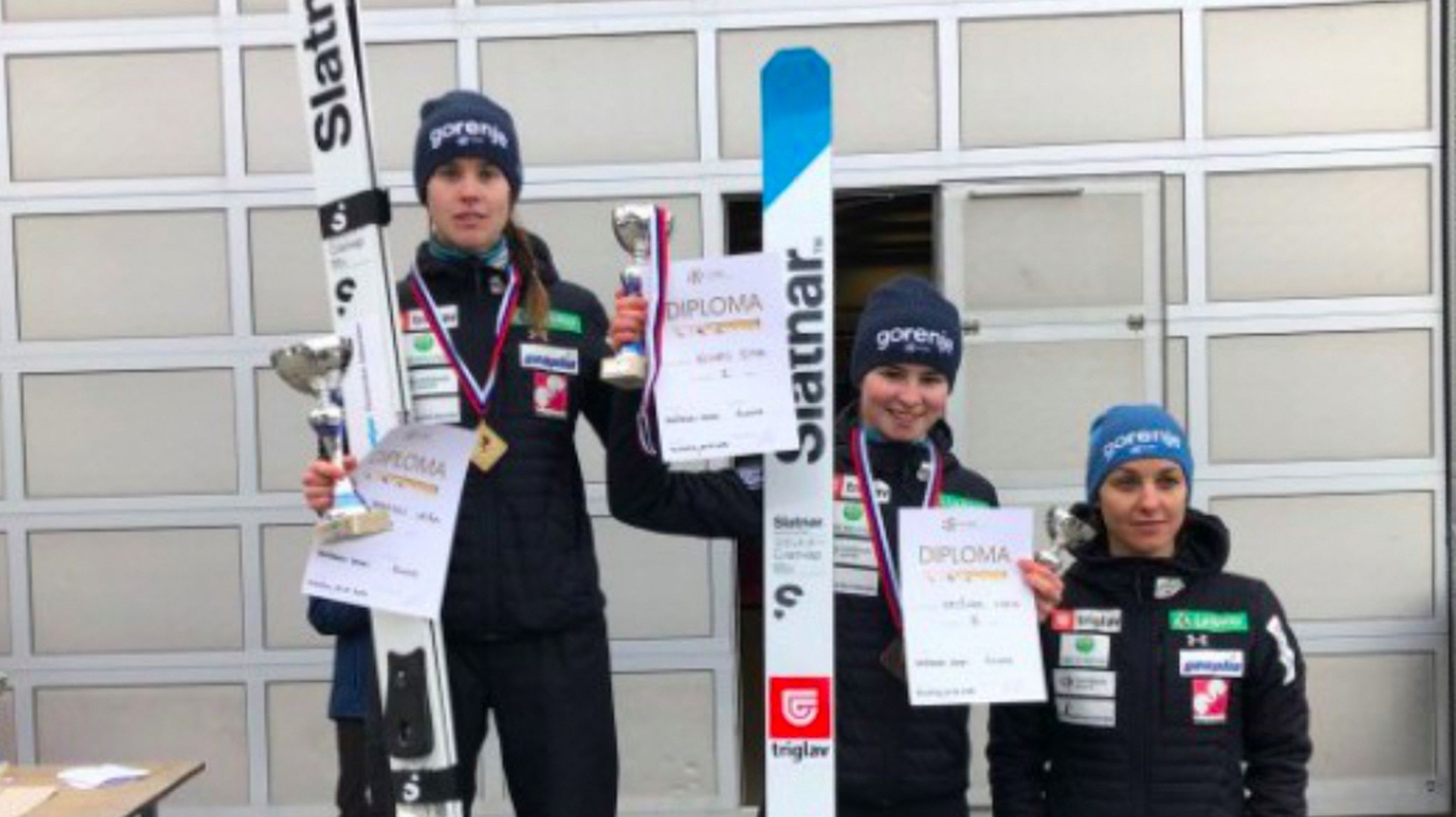 Ursa Bogataj, Nika Kriznar, Maja Vtic - © SloSki