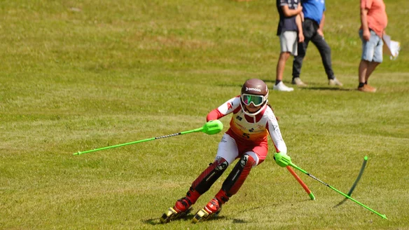 Teynor and Seganti shine as Grass Skiing season heats up in Lavarone