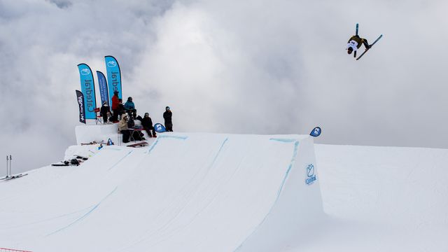 Big air action at SAC event in Cerro Catedral (ARG) © FASA