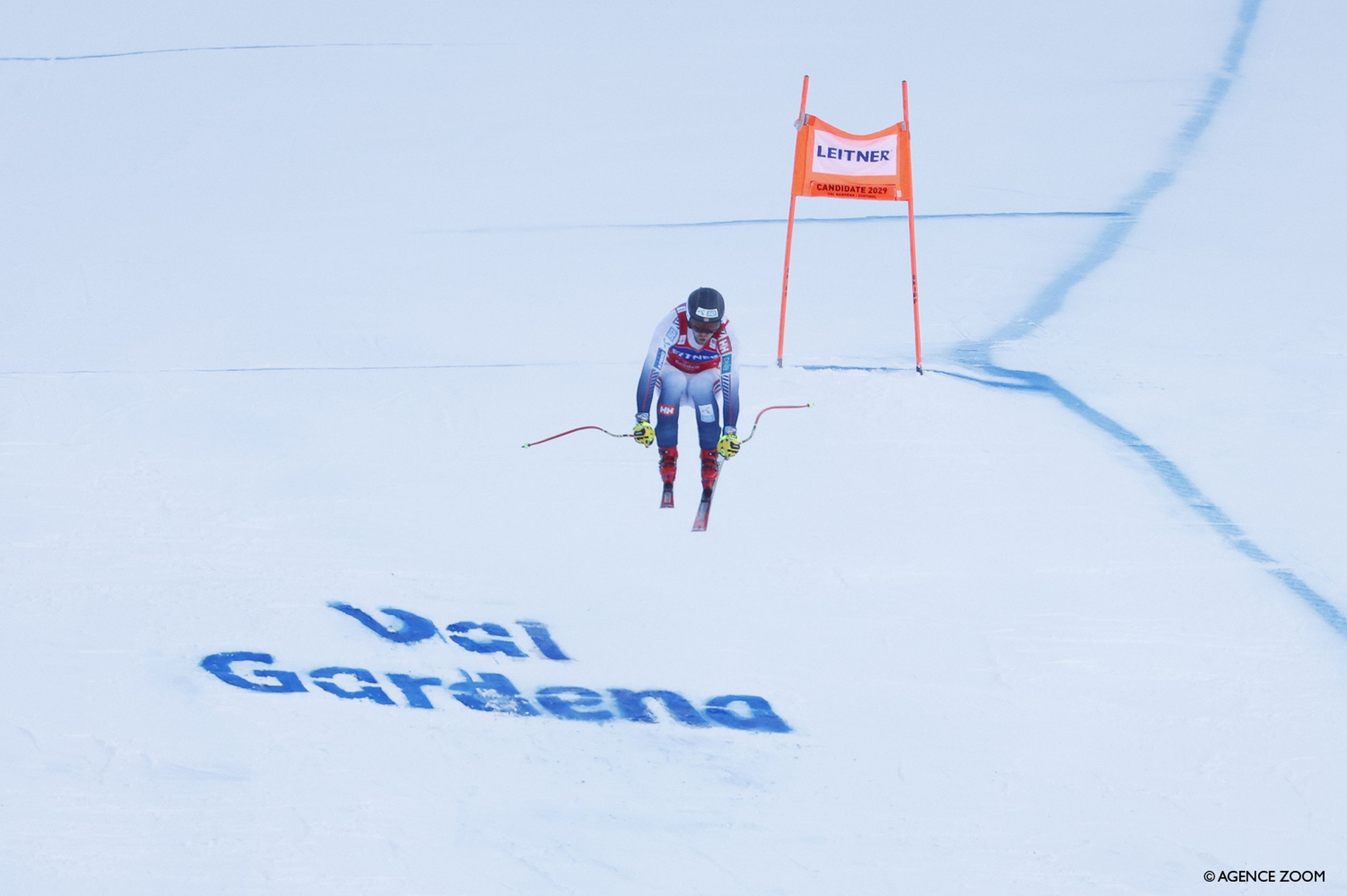 Kilde flys off Val Gardena's Tunnel Jump (Agence Zoom)