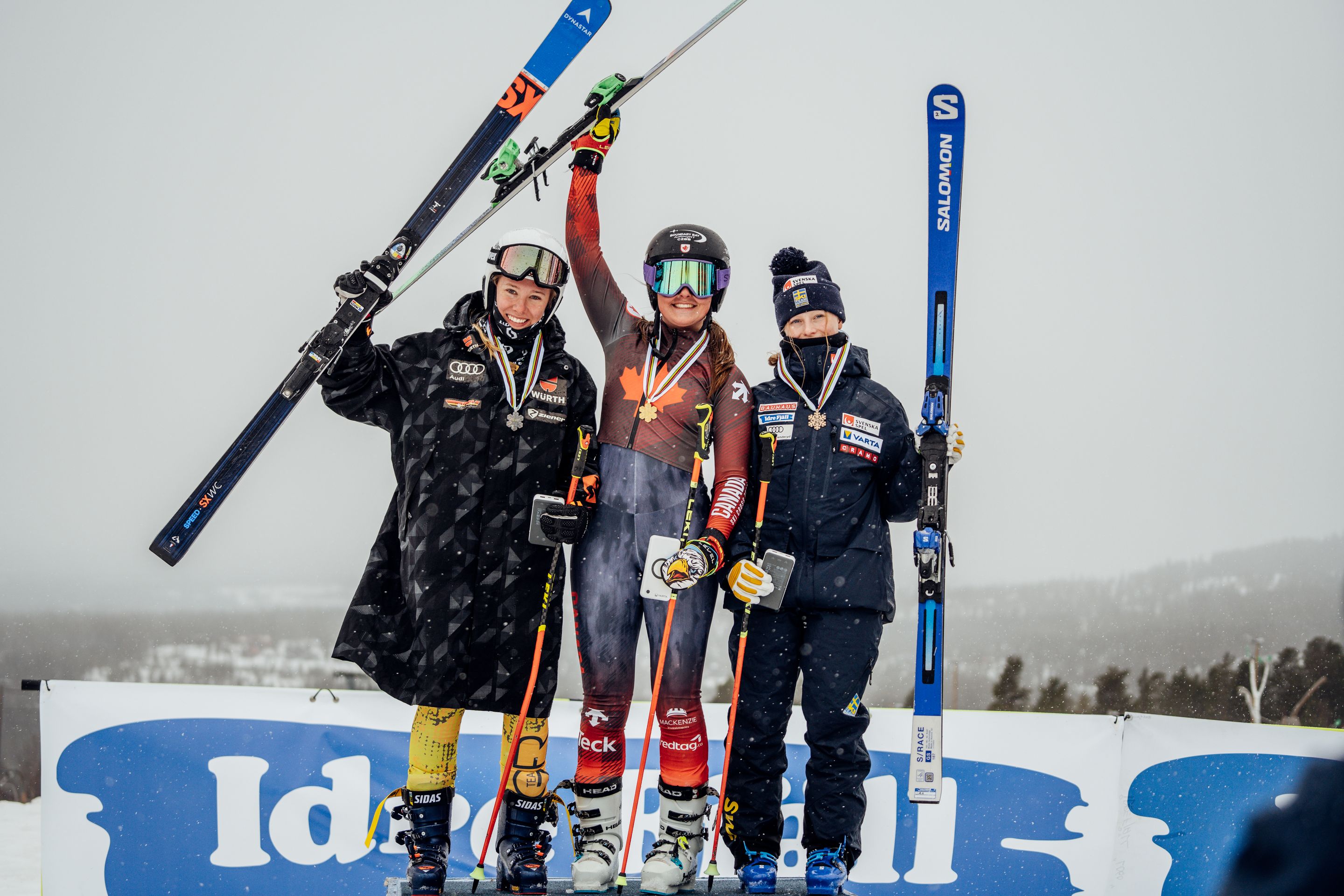 Veronika Redder GER (2nd), Emeline Bennett CAN (1st), Uma Kruse Een SWE (3rd)