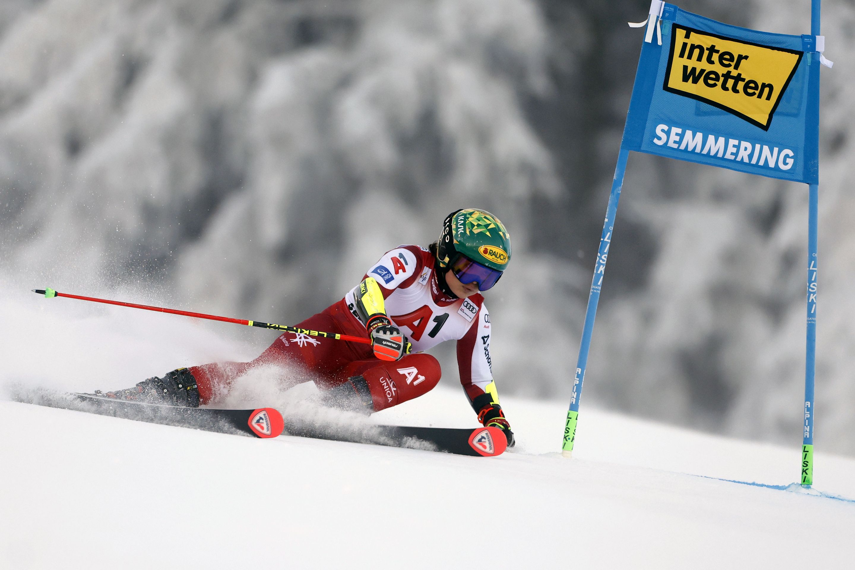 Julia Scheib (AUT/Rossignol) in full control on home snow in Semmering on Saturday. ©FIS/ActionPress/Simon Hausberger