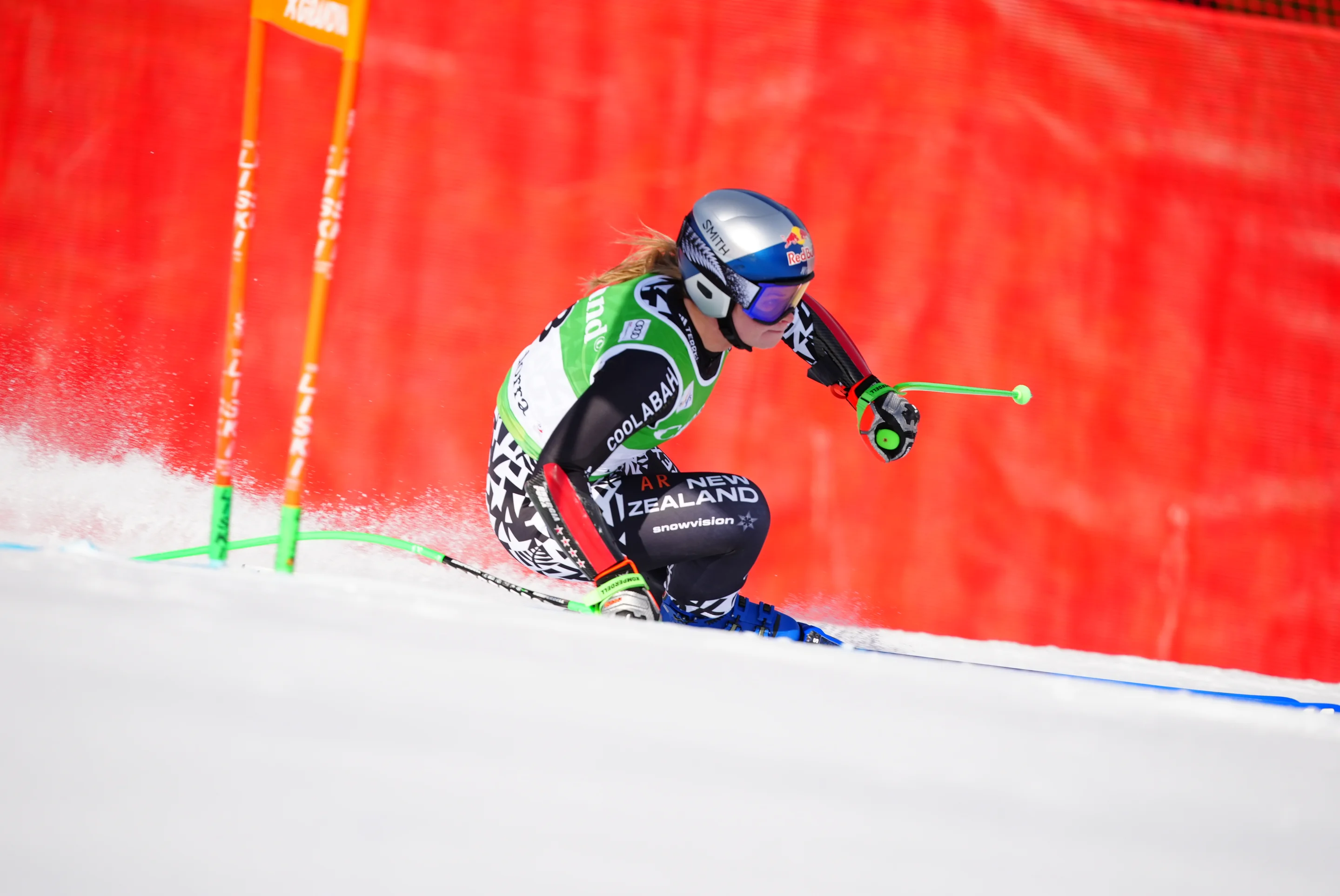 Alice Robinson (NZL/Salomon) returned to her early-season form to finish second and close the gap on Sofia Goggia (ITA/Atomic) in the Super G standings. ©FIS/ActionPress/Toni Grases