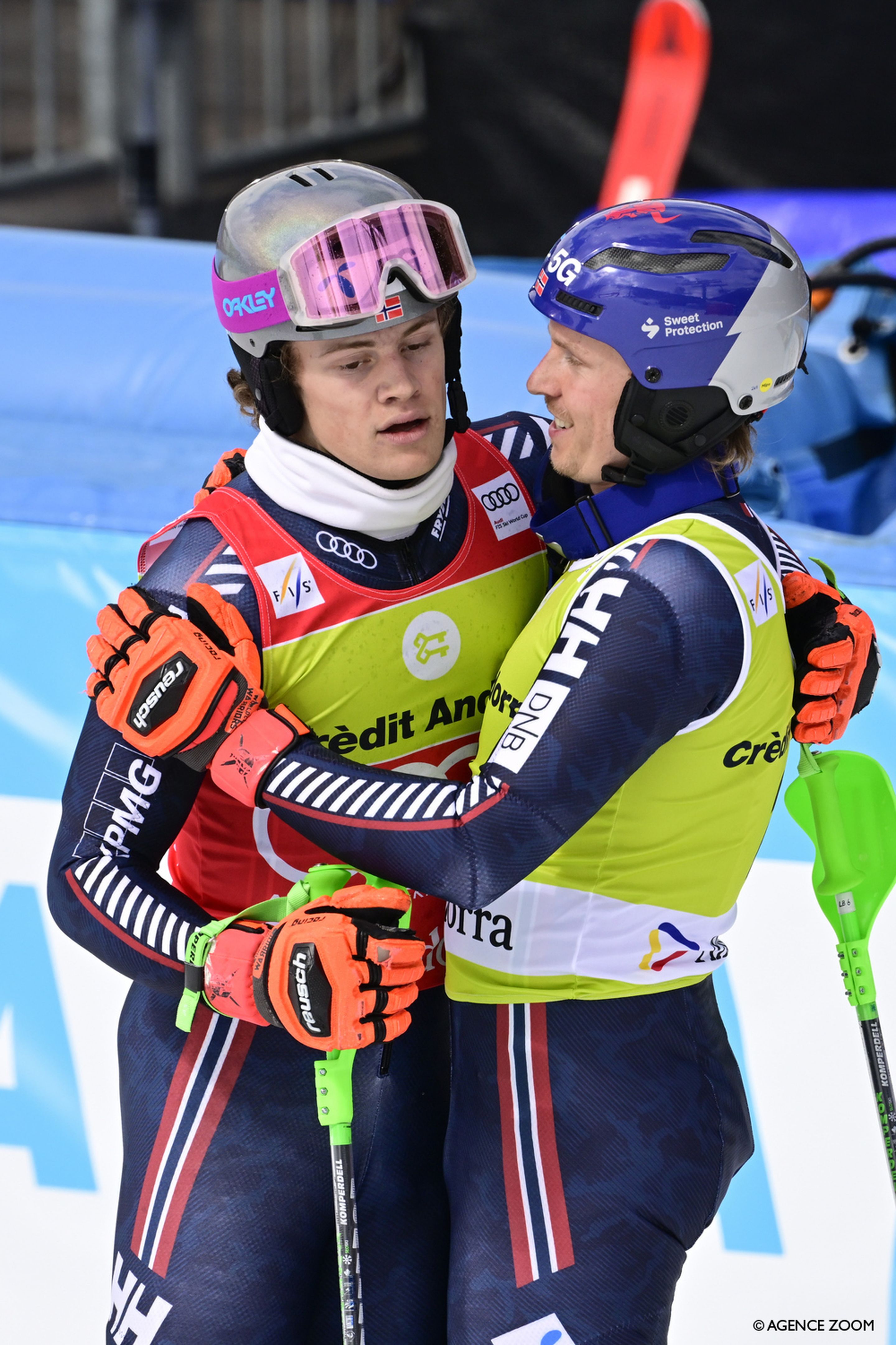 Kristoffersen congratulates his young teammate (Agence Zoom)