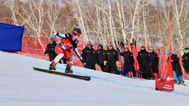 Julie Zogg (SUI) on her way to victory in Bannoye (RUS) © Russian Snowboard Federation