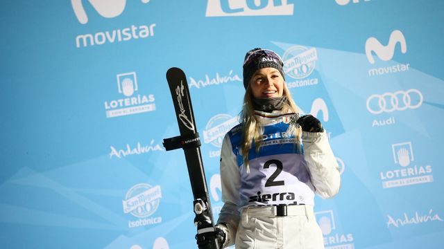 Danielle Scott with her Sierra Nevada 2017 Freestyle Ski World Championships silver medal © Agence Zoom