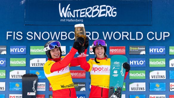 Jenny and Casanova win dramatic team event in Winterberg season-opener