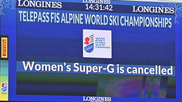 CORTINA D'AMPEZZO, ITALY - FEBRUARY 09 : Due to fog the jury with the LOC have decided to cancel the FIS Alpine Ski World Championships Women's Super Giant Slalom on February 09, 2021 in Cortina d'Ampezzo Italy. (Photo by Alain Grosclaude/Agence Zoom)