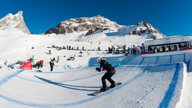 Meryeta Odine at the FIS Snowboard cross World Cup venue in Cervinia (ITA). Photo: Miha Matavz/ FIS