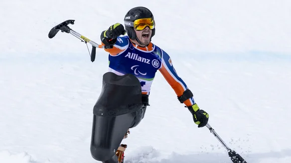 Kampschreur makes amends as Mazzel secures home gold in Paralympic Super-G